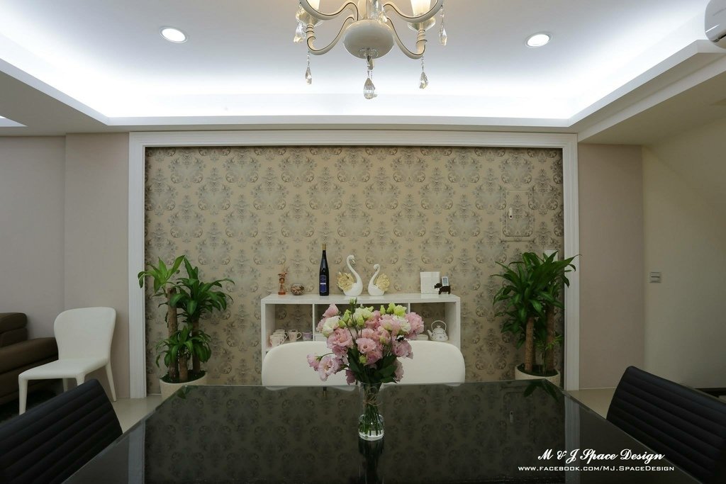 優雅現代的雙拼透天-餐廳7.jpg