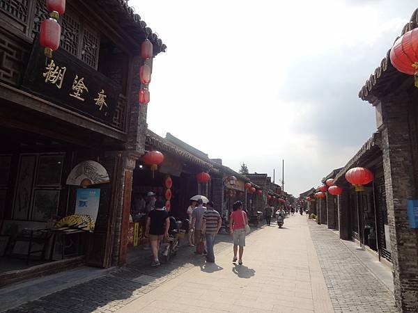 東關街景