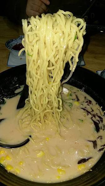 粗細適中的拉麵 吃起來非常順口.jpg
