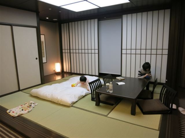 Regency Suite Tatami 的塌塌米，小朋友可以滾來滾去