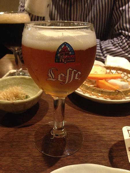 好久沒喝到最愛的Leffe blonde