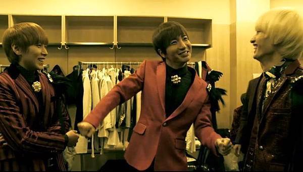 120322iamteaser02