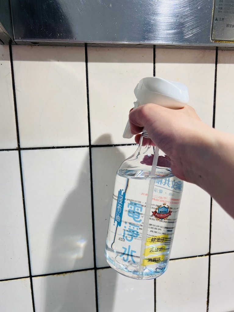 LINE_ALBUM_沒有油電淨水 用水去油消除異味 無化學成分 無介面活性劑 不傷皮膚_230319_5.jpg