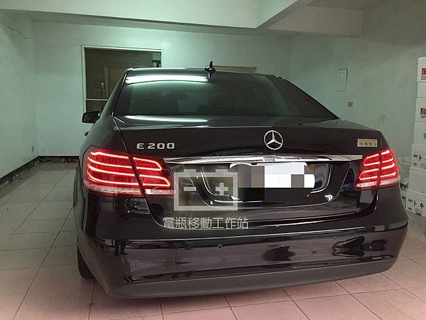 E200輔助電瓶更換.jpg