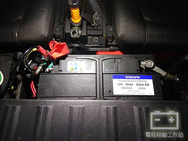 VOLVO原廠90ah電瓶.jpg