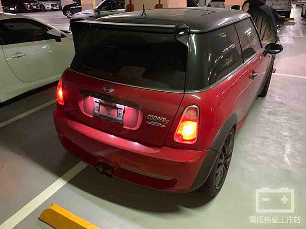 MINI R50電瓶更換.jpg