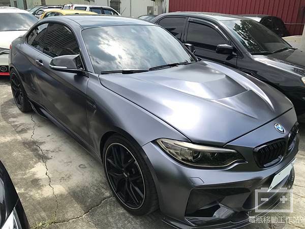BMW M2電瓶沒電.jpg