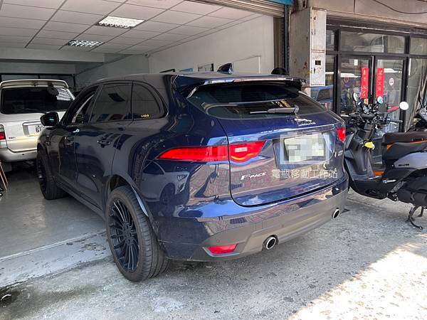 F-PACE.jpg