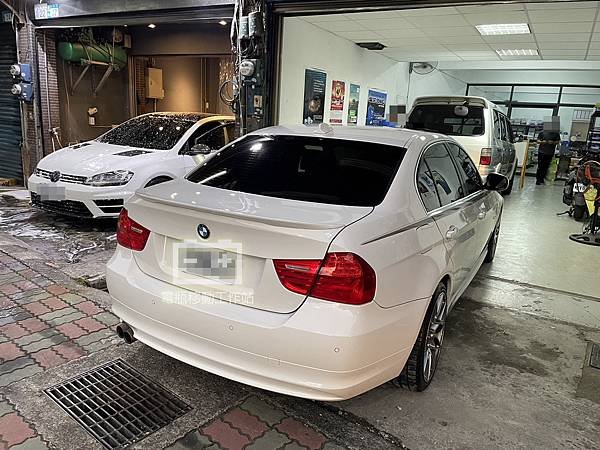 323I.jpg
