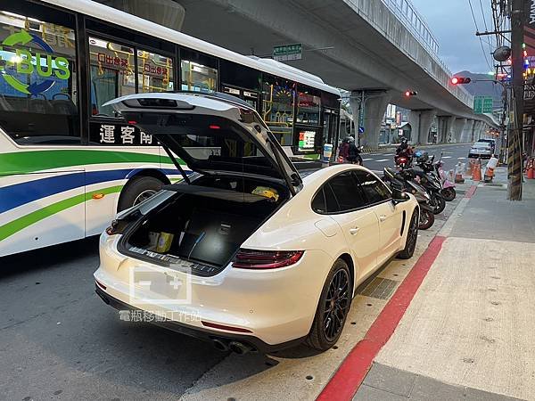 PANAMERA.jpg