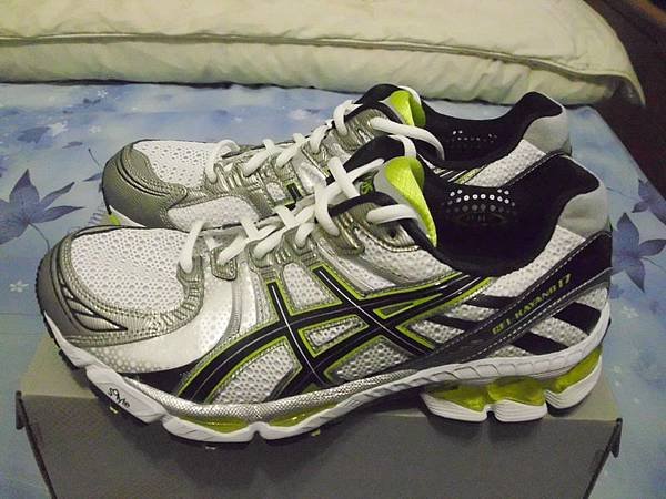 2011.06.01_好鞋一雙~亞瑟士Asics~GEL-KAYANO 17(4E超寬楦)開箱_0003.JPG