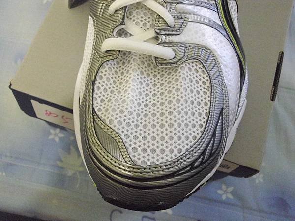 2011.06.01_好鞋一雙~亞瑟士Asics~GEL-KAYANO 17(4E超寬楦)開箱_0005.JPG