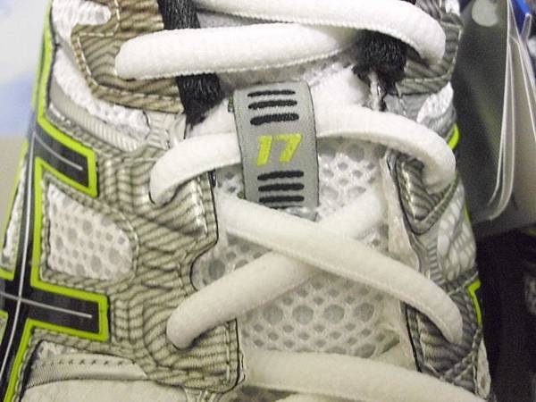 2011.06.01_好鞋一雙~亞瑟士Asics~GEL-KAYANO 17(4E超寬楦)開箱_0006.JPG