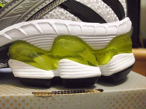 2011.06.01_好鞋一雙~亞瑟士Asics~GEL-KAYANO 17(4E超寬楦)開箱_0016.JPG