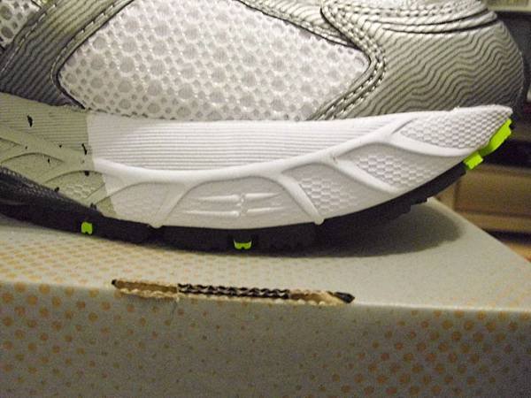 2011.06.01_好鞋一雙~亞瑟士Asics~GEL-KAYANO 17(4E超寬楦)開箱_0027.JPG