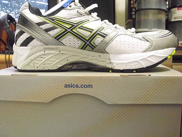 2011.06.01_好鞋一雙~亞瑟士Asics~GEL-KAYANO 17(4E超寬楦)開箱_0028.JPG