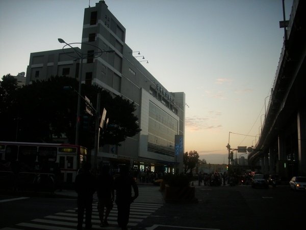 2008.11.22_GuangHuaMarkets_0001.jpg