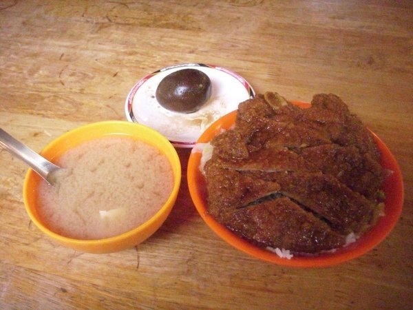 2009.06.14_基隆廟口~滷排骨飯_0002.JPG