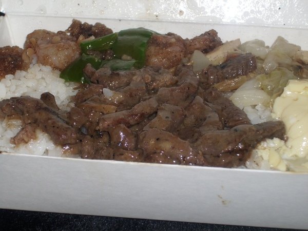 2009.06.17_瑞意號自助餐~古早味便當~牛肉+蝦仁+白菜炒豆皮+蒸蛋_0004.JPG