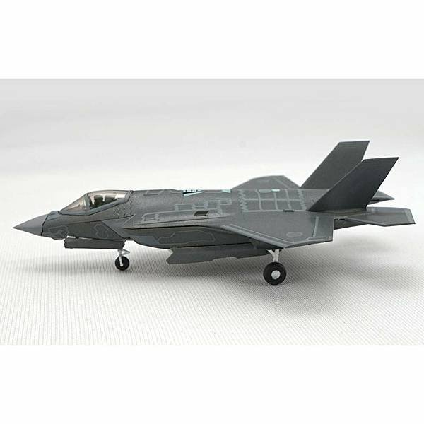 F-toys F-35A閃電II 1/144