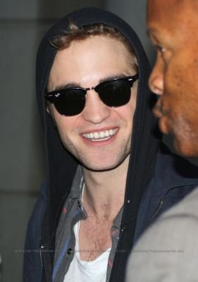 20090530-Rob arrives at LAX-41.jpg