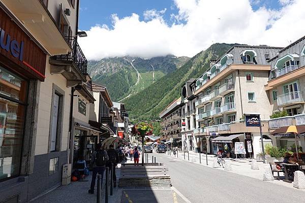 瑞士之旅:夏慕尼感受法式浪漫.南針山纜車朝聖阿爾卑斯最高峰 