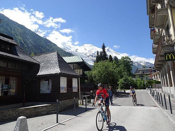 瑞士之旅:夏慕尼感受法式浪漫.南針山纜車朝聖阿爾卑斯最高峰 