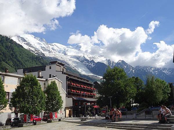 瑞士之旅:夏慕尼感受法式浪漫.南針山纜車朝聖阿爾卑斯最高峰 