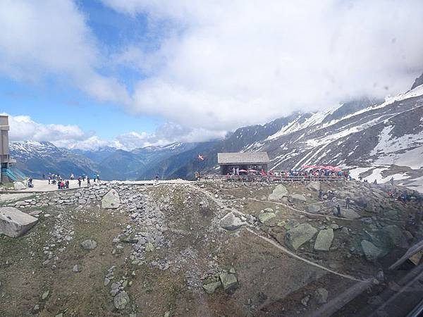 瑞士之旅:夏慕尼感受法式浪漫.南針山纜車朝聖阿爾卑斯最高峰 