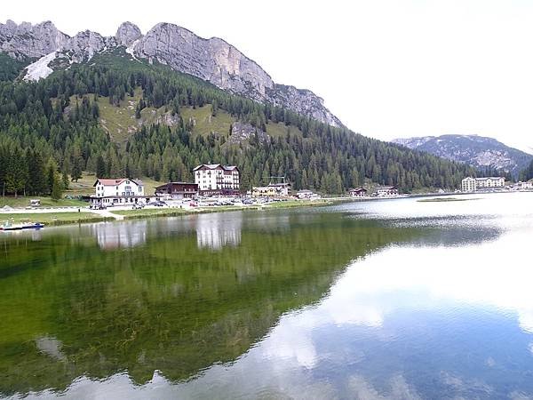 多洛米蒂健行之旅:義大利密蘇里娜湖( Lago di Mis