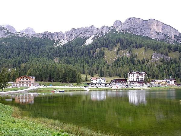 多洛米蒂健行之旅:義大利密蘇里娜湖( Lago di Mis