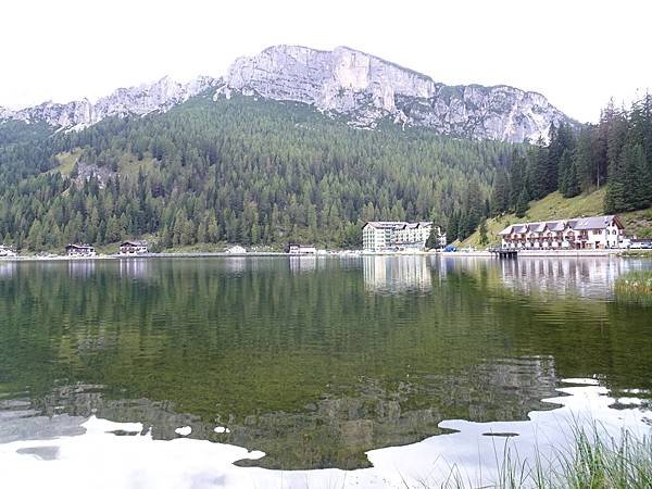 多洛米蒂健行之旅:義大利密蘇里娜湖( Lago di Mis