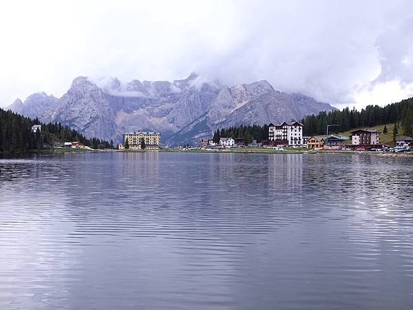 多洛米蒂健行之旅:義大利密蘇里娜湖( Lago di Mis