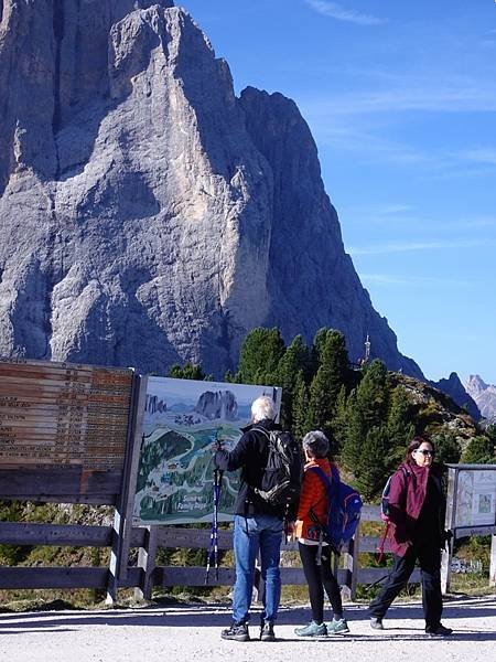 多洛米蒂健行之旅:義大利加爾代納山谷綠野遊蹤--錢皮諾伊(C