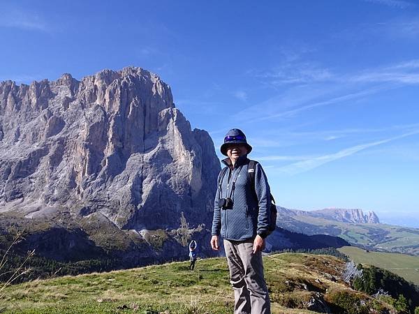 多洛米蒂健行之旅:義大利加爾代納山谷綠野遊蹤--錢皮諾伊(C