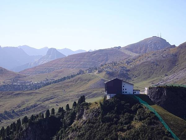 多洛米蒂健行之旅:義大利加爾代納山谷綠野遊蹤--錢皮諾伊(C