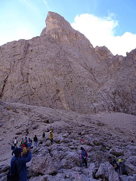 多洛米蒂健行之旅:義大利加爾代納山谷綠野遊蹤--三段纜車拜訪