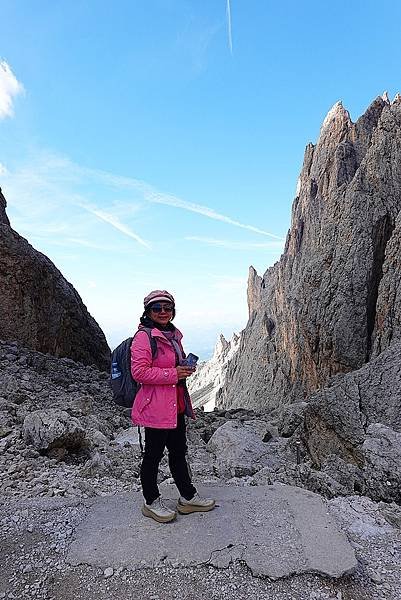 多洛米蒂健行之旅:義大利加爾代納山谷綠野遊蹤--三段纜車拜訪