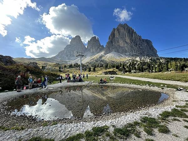 多洛米蒂健行之旅:義大利加爾代納山谷綠野遊蹤--三段纜車拜訪