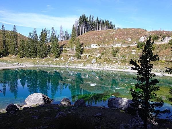 多洛米蒂健行之旅:義大利迷人翡翠綠寶石卡雷扎湖(Lago d