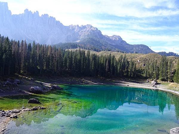 多洛米蒂健行之旅:義大利迷人翡翠綠寶石卡雷扎湖(Lago d