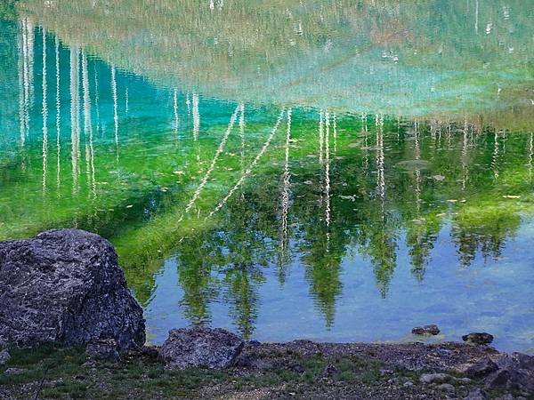 多洛米蒂健行之旅:義大利迷人翡翠綠寶石卡雷扎湖(Lago d