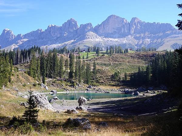 多洛米蒂健行之旅:義大利迷人翡翠綠寶石卡雷扎湖(Lago d