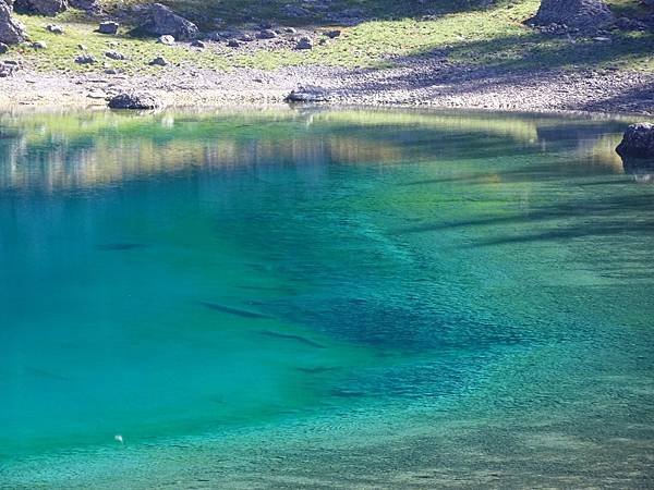 多洛米蒂健行之旅:義大利迷人翡翠綠寶石卡雷扎湖(Lago d