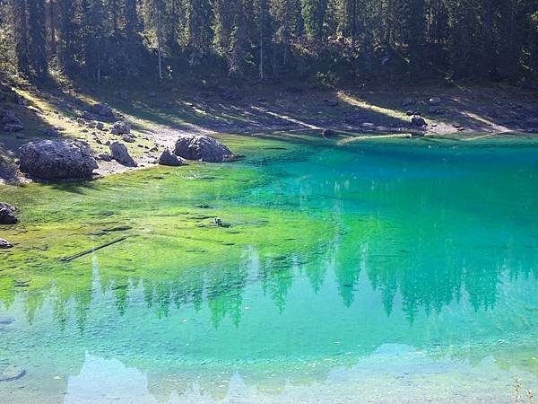 多洛米蒂健行之旅:義大利迷人翡翠綠寶石卡雷扎湖(Lago d