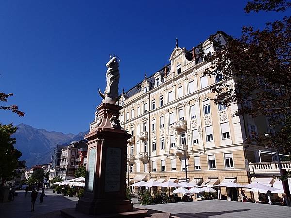 多洛米蒂健行之旅:義大利秀麗小山城梅拉諾(Merano)