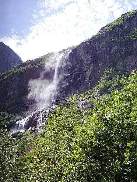 北歐三國之旅--挪威布里斯達冰河精靈登山車