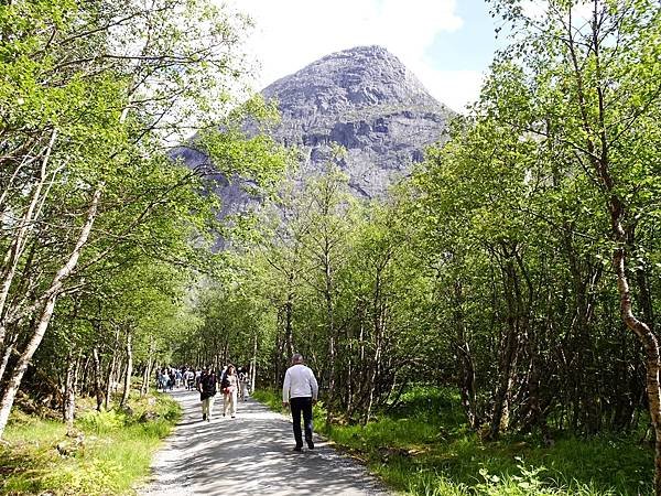 北歐三國之旅--挪威布里斯達冰河精靈登山車
