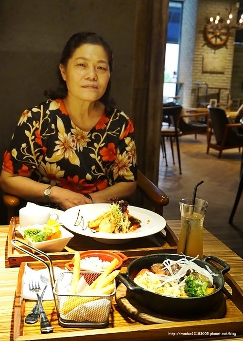 【卡菲。小食光 咖啡館-河堤店】-15-15