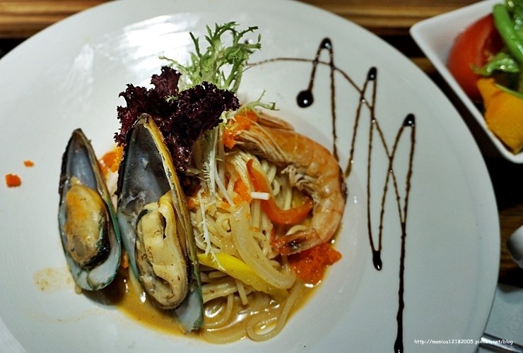 【卡菲。小食光 咖啡館-河堤店】-17-17